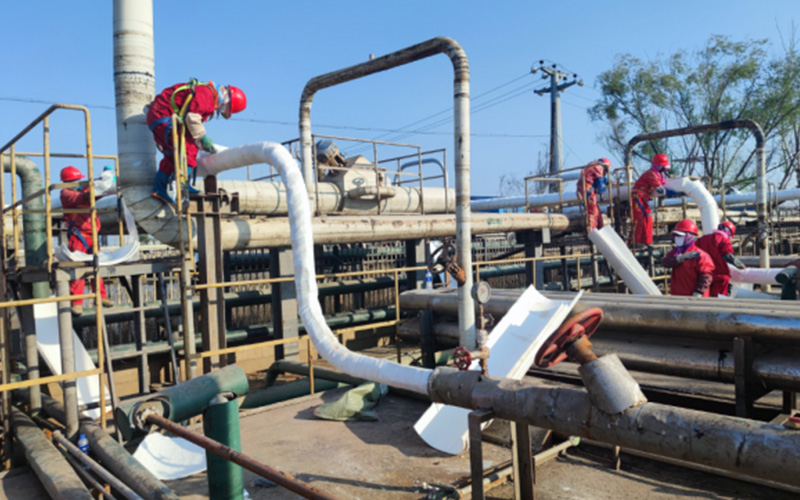 AG-F 에어로겔 펠트는 유전 파이프라인 장비의 안전성 & 에너지 효율을 향상시킵니다